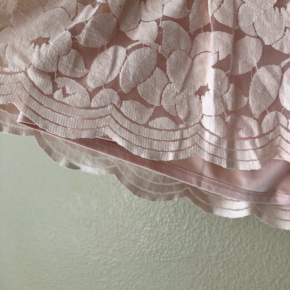 Torrid flowy Lace scallop Hem Shorts - Picture 3 of 5